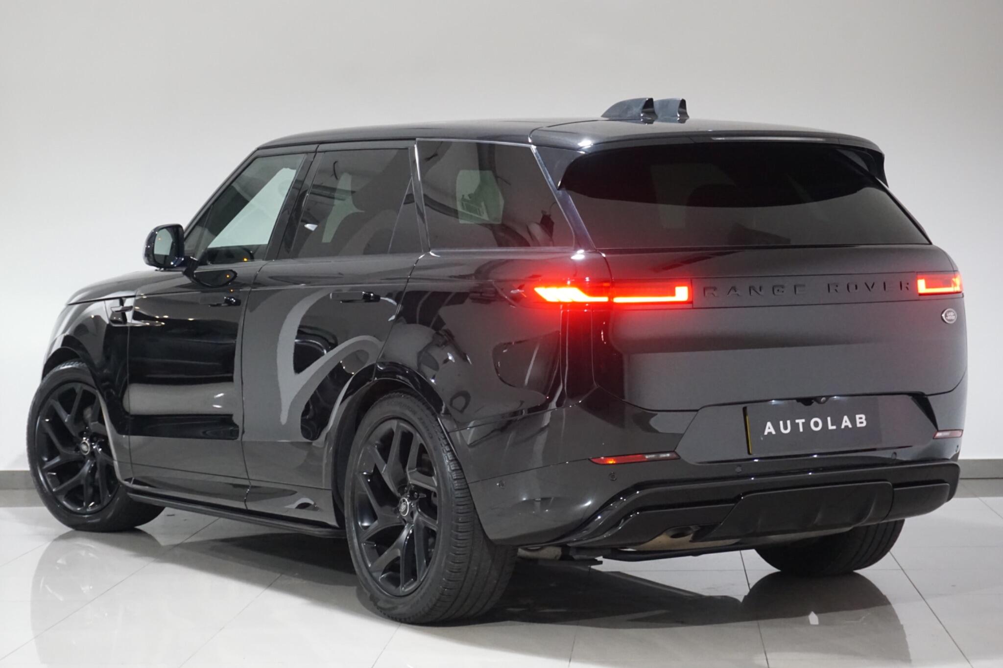 Land Rover Range Rover Sport 3.0 D300 MHEV Dynamic SE SUV 5dr Diesel Auto 4WD Euro 6 (s/s) (300 ps)